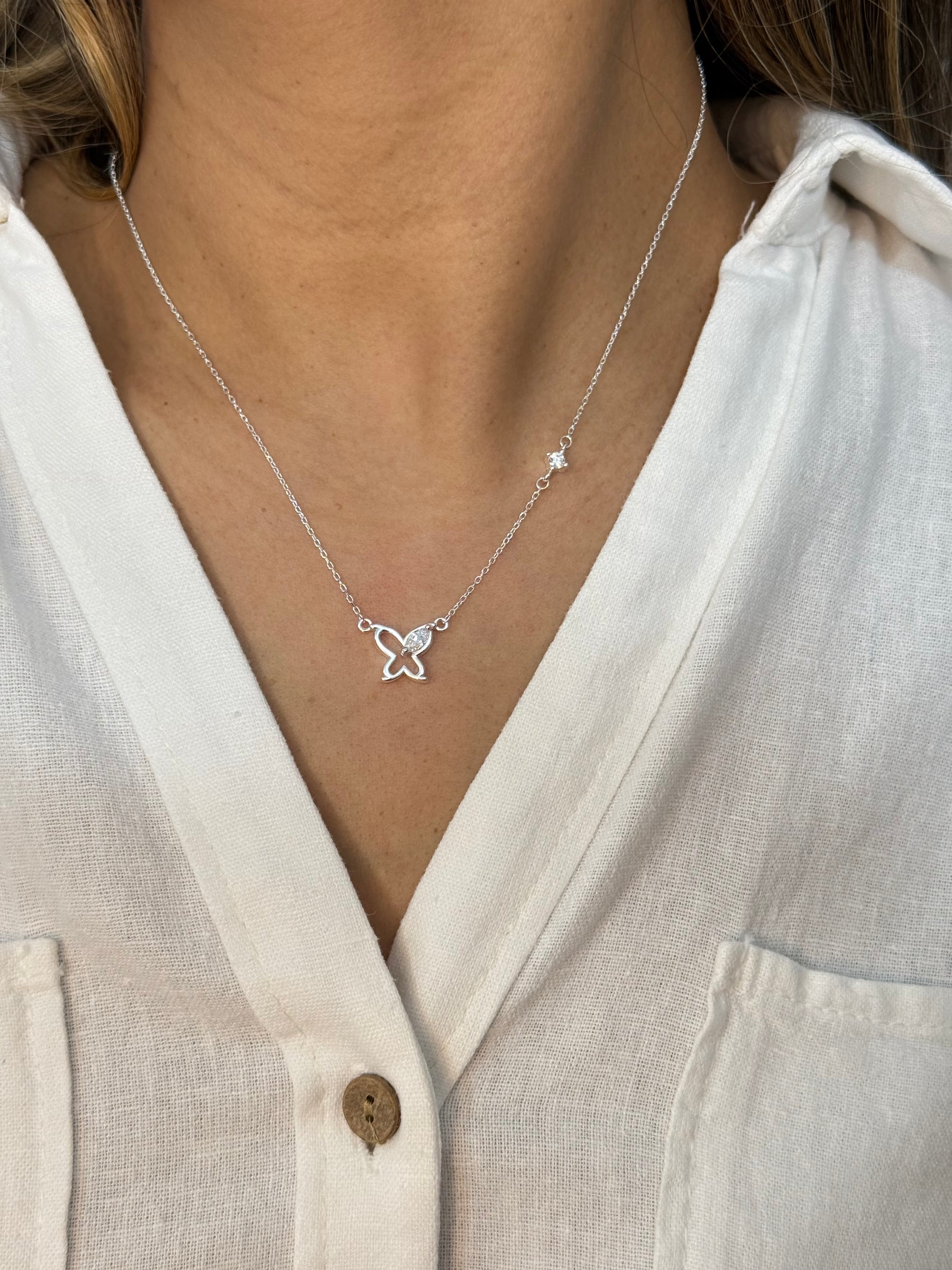 Colar 040 borboleta pedra cristal