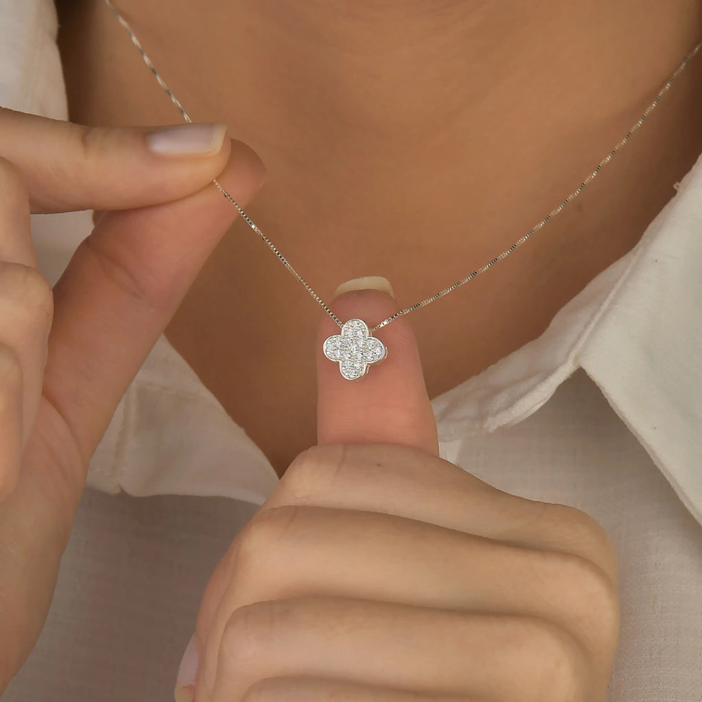 Colar 039 corrente 60cm trevo cravejado