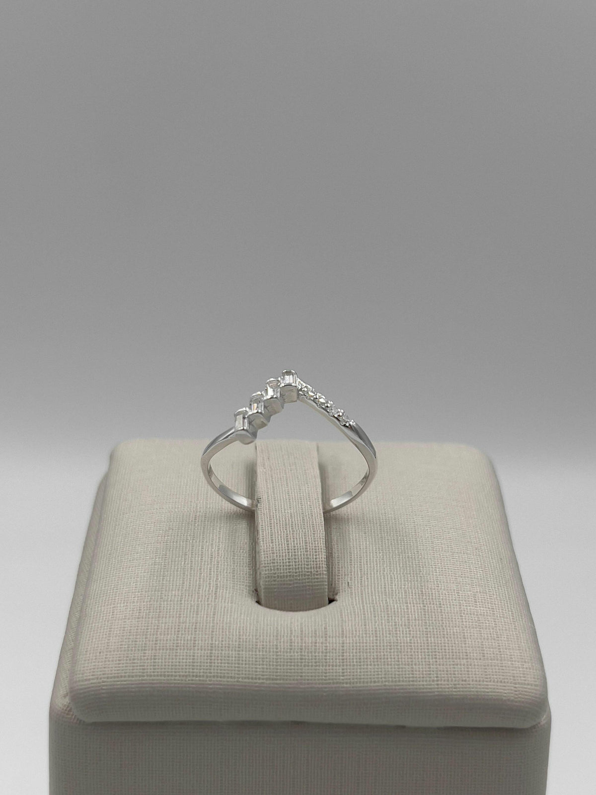Anel 0012 zig pedras com zirconias