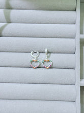 Brinco 0060 coração colorido