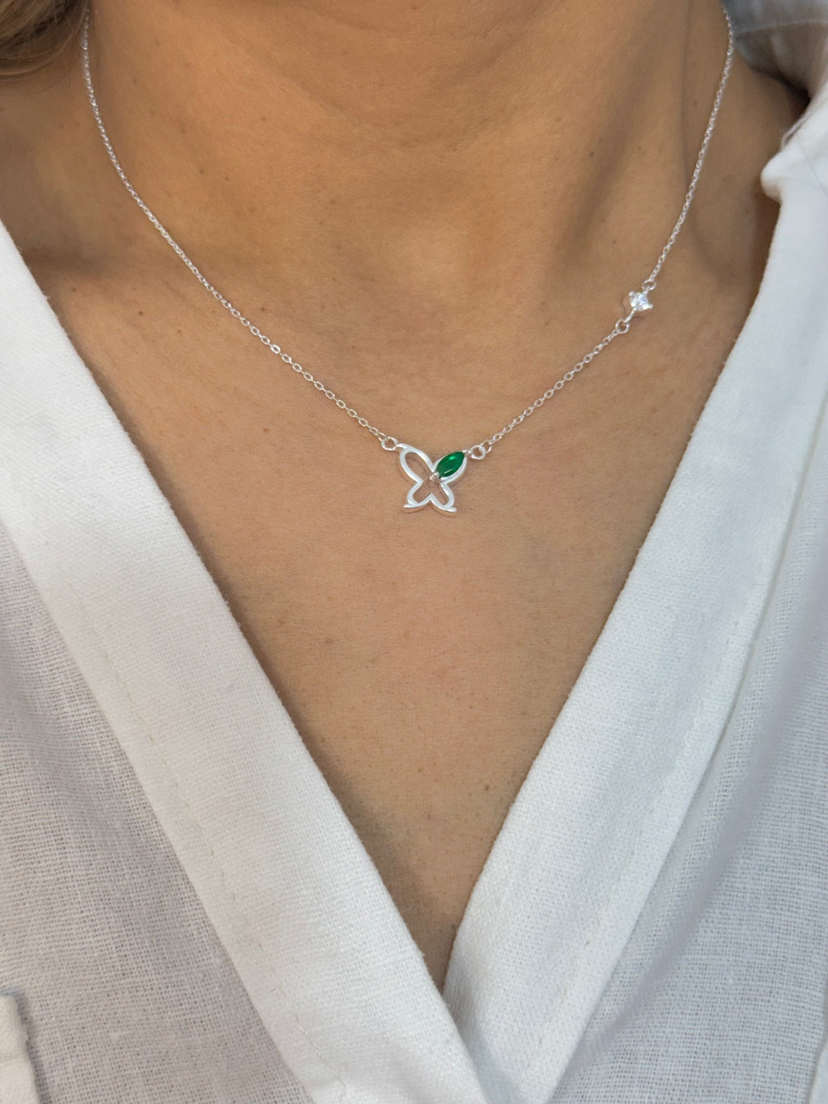 Colar 040 borboleta esmeralda